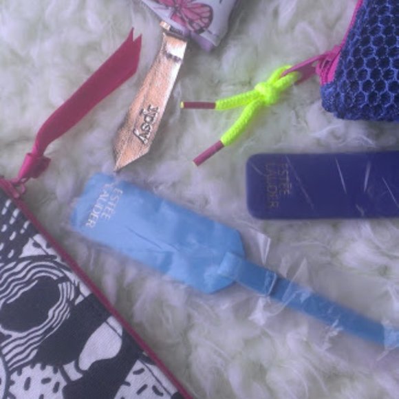 MIxed Lot of Makeup Bags - Picture 3 of 3